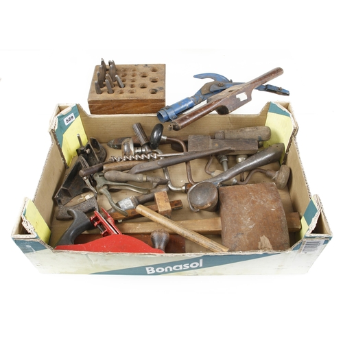 589 - A box of tools G