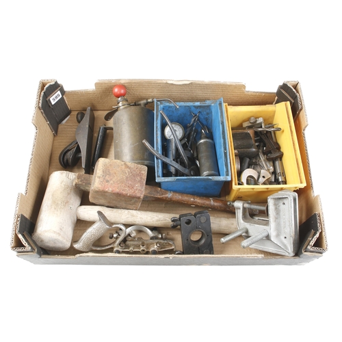 595 - A box of tools G