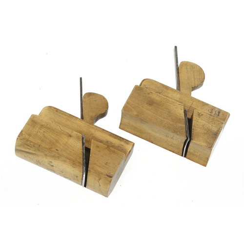 776 - A pair of miniature boxwood H & R planes 2 3/4