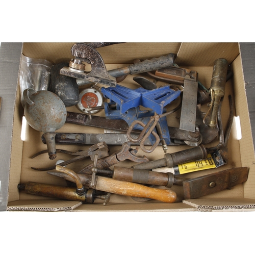 92 - A box of tools G