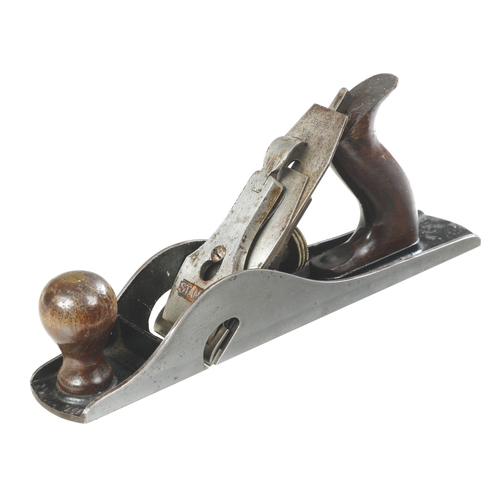 666 - A STANLEY No 10 rebate plane G+