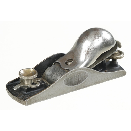 697 - A STANLEY No 18 block plane G+