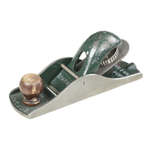 795 - A PRESTON No 1110 block plane in orig green finish G+