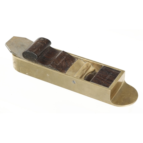 868 - A nice quality, heavy, low angle brass mitre plane 9