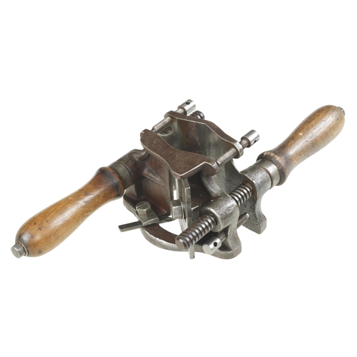 885 - A most unusual heavy duty screwstem rounding plane c/w nicker iron and 4 stop screws G+