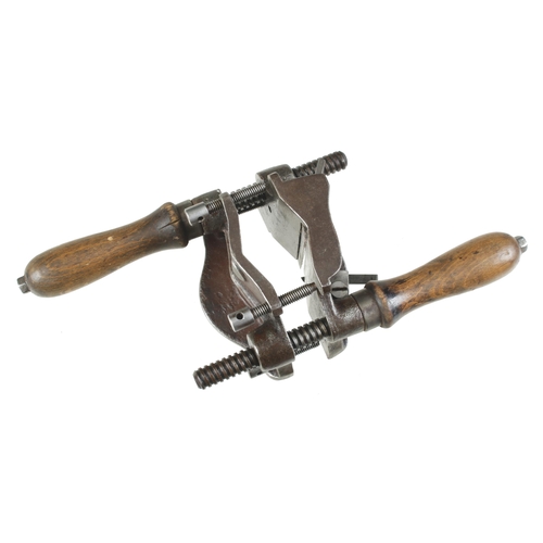 885 - A most unusual heavy duty screwstem rounding plane c/w nicker iron and 4 stop screws G+