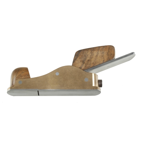 954 - A steel soled gunmetal NORRIS No 32 thumb plane with rosewood infill and wedge and orig Norris 1 1/8... 