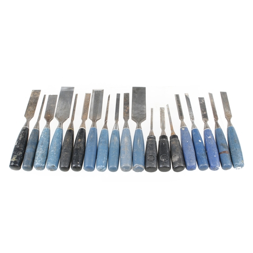 108 - 18 chisels with composite handles G