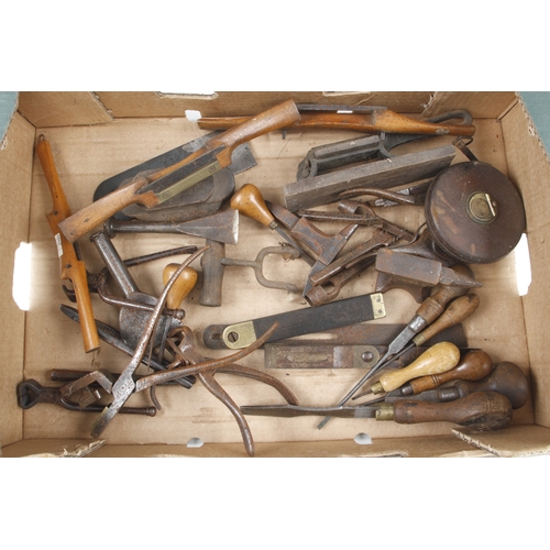 199 - A box of tools G