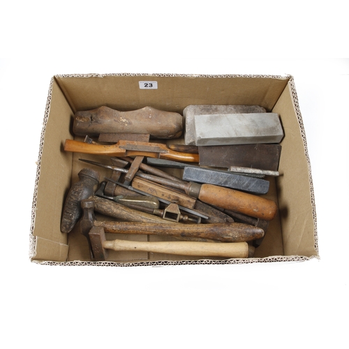 23 - A box of tools G