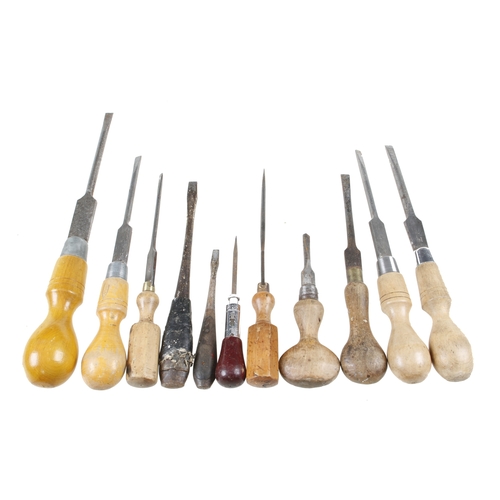 228 - 11 screwdrivers G+