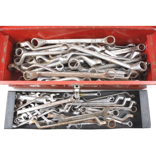 278 - A large quantity of ring spanners. Not for mailing. G