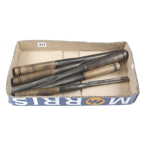 317 - A set of 5 graduated heavy duty socket gouges by Sheffield makers 1/2