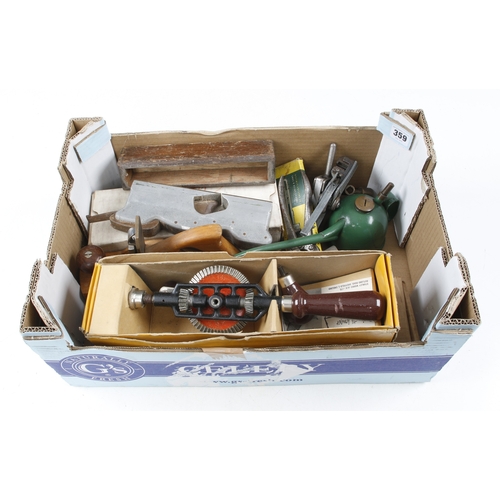 359 - A box of tools G