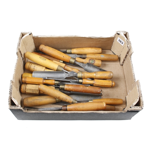 363 - 20 chisels and gouges with boxwood handles G