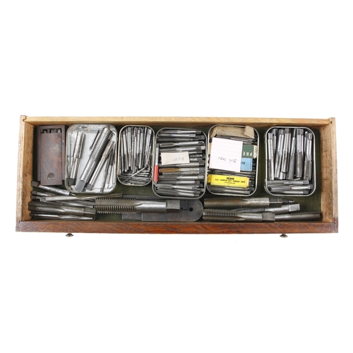 375 - An engineer's lockable 5 drawer oak tool chest containing a huge collection of taps and dies in 30 t... 