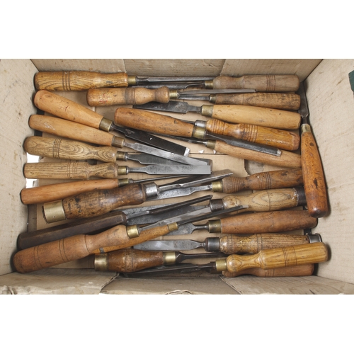 420 - 30 chisels, gouges and  carving tools G