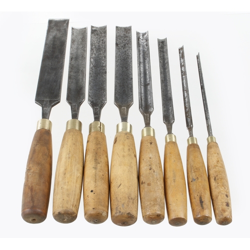 467 - A set of eight paring gouges with boxwood handles by ASHLEY ISLES 1/4