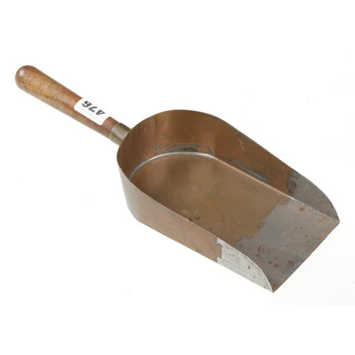 476 - A steel and copper coin shovel G+