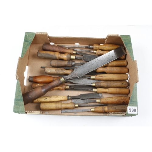 509 - 18 chisels and gouges G+