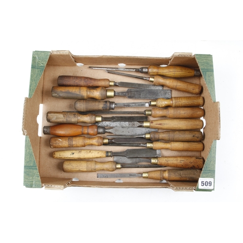 509 - 18 chisels and gouges G+