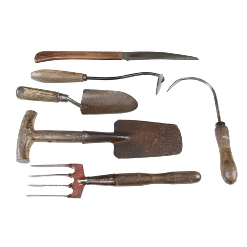 126 - Six vintage garden tools G