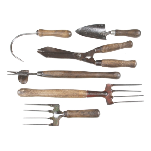 128 - Six vintage garden tools G