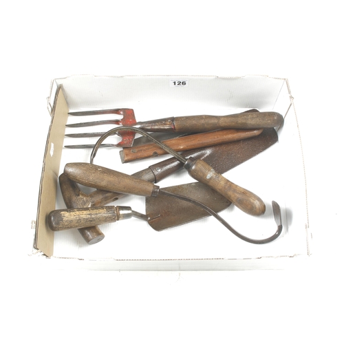 126 - Six vintage garden tools G