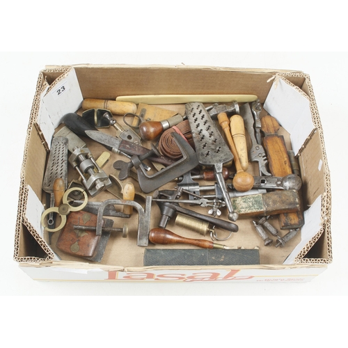 23 - A box of interesting small tools G++