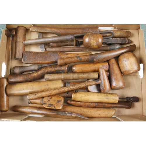 9 - 25 plumber's tools in boxwood or lignum G+