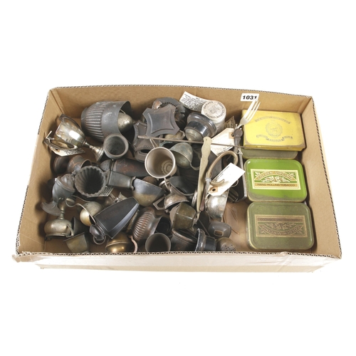 1031 - A box of trophies etc G-