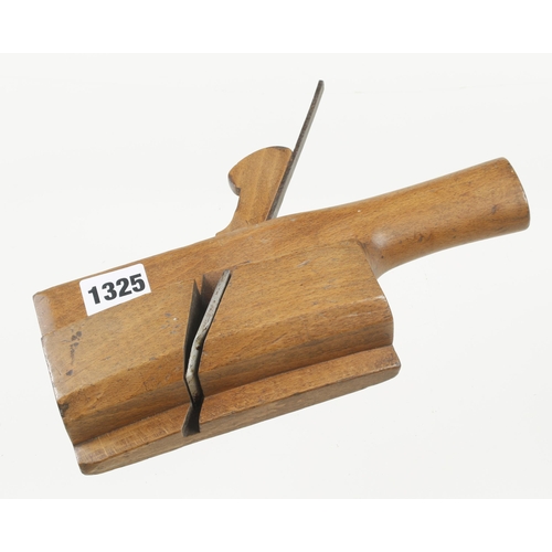 1325 - An unusual tailed radiused rebate/chamfer plane by W. RANSLEY Westminster Bridge Rd. with 6