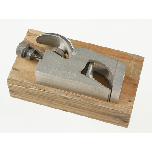 1425 - A RECORD No 077A adjustable bullnose plane F