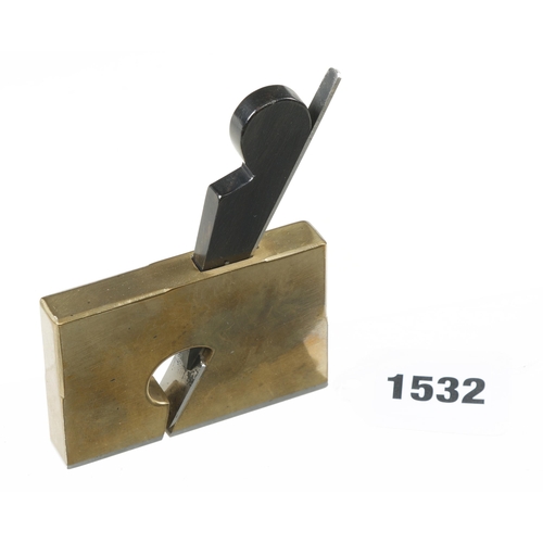 1532 - A quality steel soled solid brass rebate plane 3