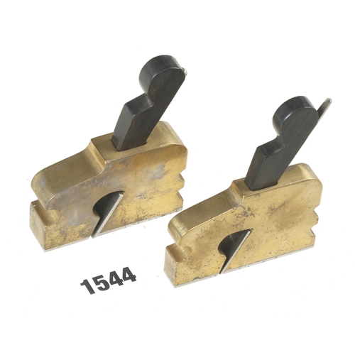 1544 - An unusual pair of steel soled brass rebate plane 3