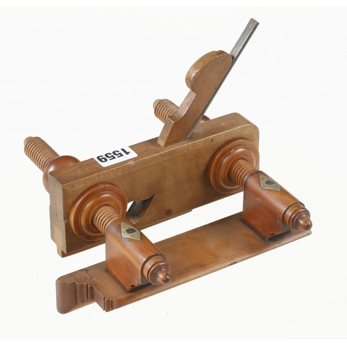 1559 - An unusual grooving plane by VARVILL with boxwood screw stems and fence and fully boxed sole G+