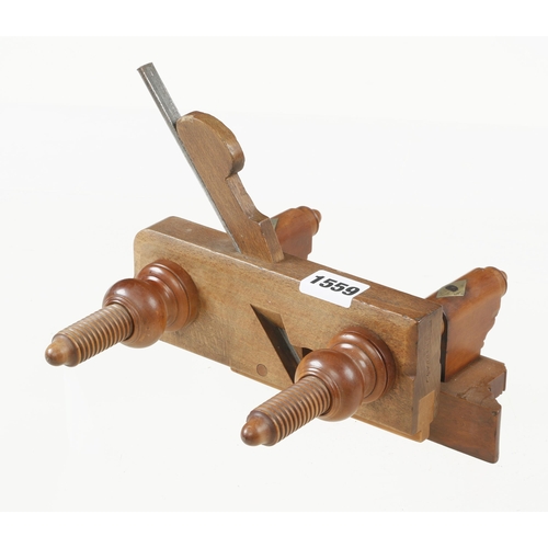 1559 - An unusual grooving plane by VARVILL with boxwood screw stems and fence and fully boxed sole G+