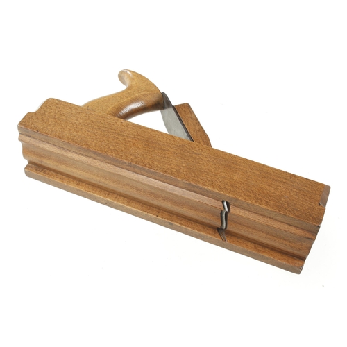 1565 - A little used, unusually small, handled beech moulding plane by MUTTER 12