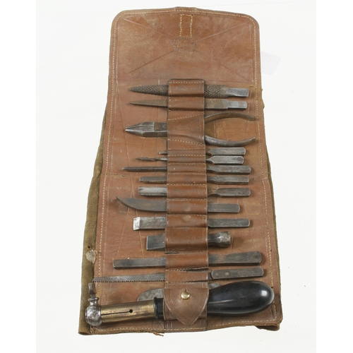 1578 - An original little used HOLTZAPPEL tool roll with complete set of 15 tools including the handle G++