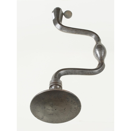 1589 - An iron brace by MATHIESON Glasgow with screw chuck and flat head G++