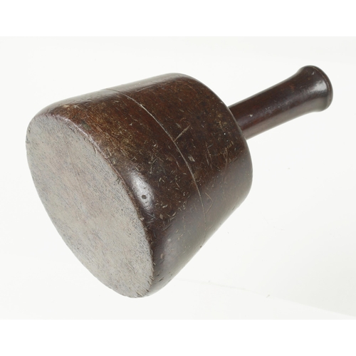 183 - A stonemason's hardwood mallet 5 1/2