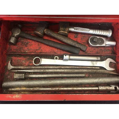 346 - An old lockable SNAP ON tool box with various sockets (50% Snap-On) etc etc G