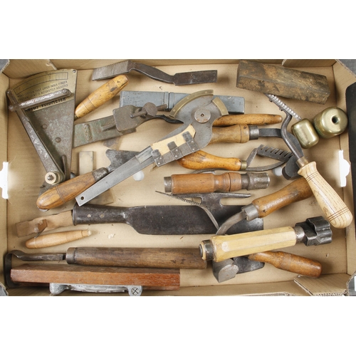 378 - A box of tools G