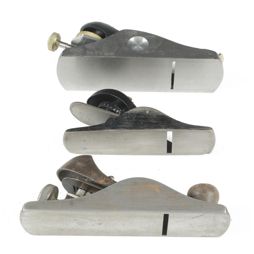 456 - A recent, unused Belgian STANLEY No 9 1/2 block plane in orig box and two other block planes G+