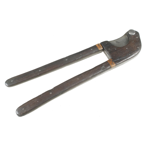 54 - A pair of rosewood handled horse tail dockers by ARNOLD G