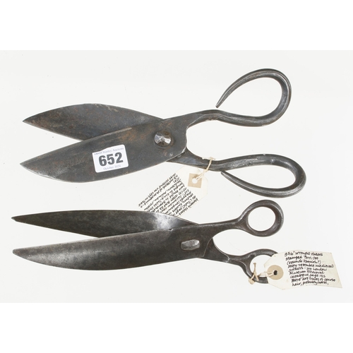 652 - Two shapely shears G