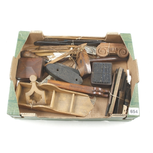 654 - A box of tools G