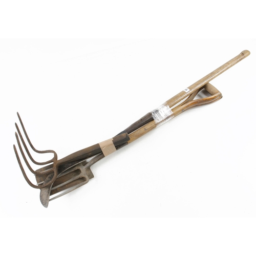 88 - A pair of small garden fork and spade, slasher and fork G