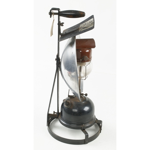 911 - A rare TILLEY lamp No AL8 producing 2000 candle power G+