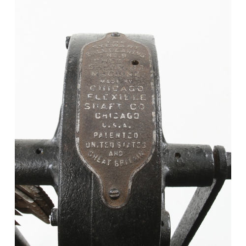 277 - A STEWART Ball Bearing No 9 sheep shearing machine by The Chicago Flexible Shaft Co USA with spare b... 